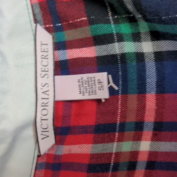 Victoria's Secret, Button down, Red/Green/Navy Plaid Night Shirt, Sz. Small, 33" - Picture 5 of 10